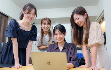 開発シーンの写真